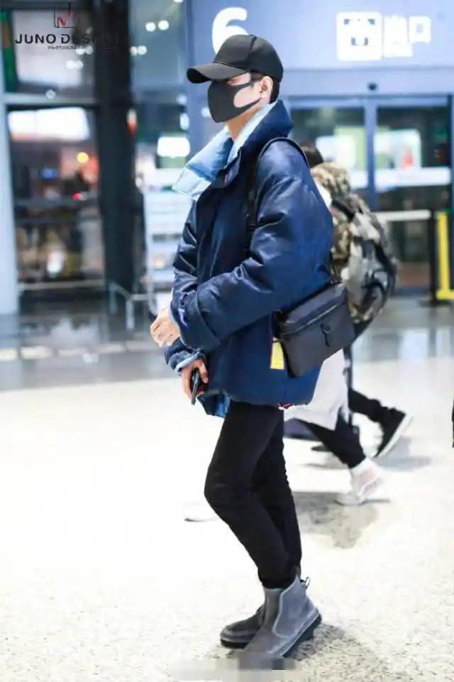 说王凯是最会穿的男艺人没有错吧!随便一个包就超万元