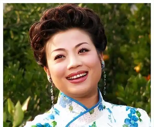 歌唱家张也:55岁未婚未育,和"男闺蜜"吕继宏神仙友情让人羡慕