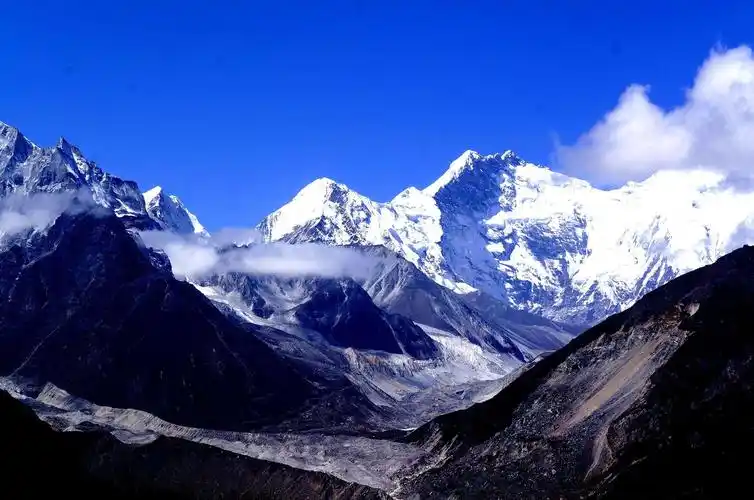 世界第五高峰——马卡鲁峰