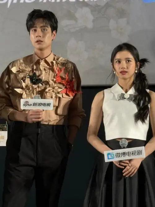 没想到戏外的胡一天张婧仪更甜  这萌萌的身高差 真是磕到了  #惜花