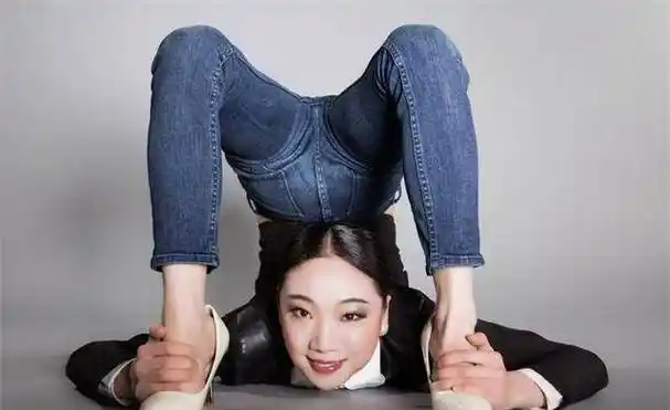中国柔术界的美女大师,多次打破吉尼斯世界纪录,还参加过春晚
