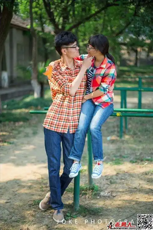 最萌身高差情侣再刷新纪录 江大情侣身高差44cm【图】