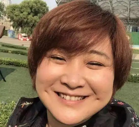 原来"贾玲"只是艺名知道她的真名后,网友大喊不改早火了