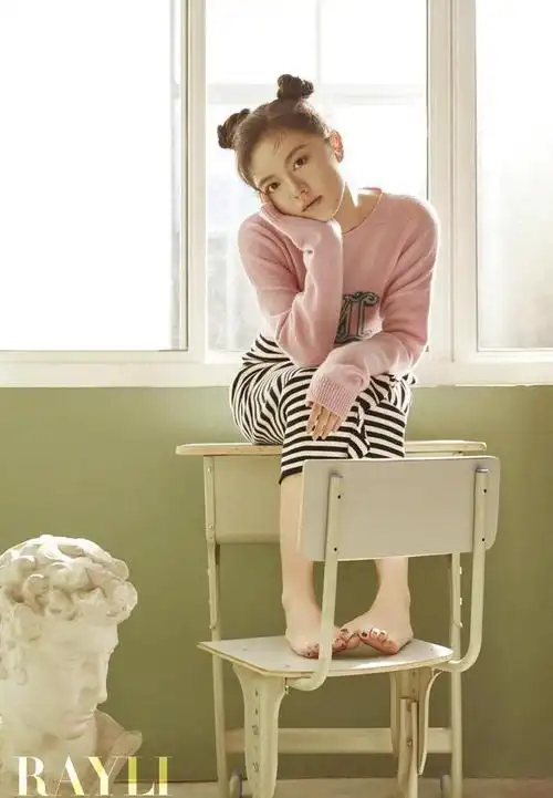 元气包子头搭学院风,不愧是网友心中的初恋女神_赵今麦