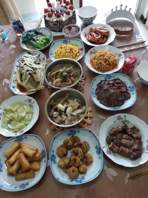 终于弄完了,一桌好菜