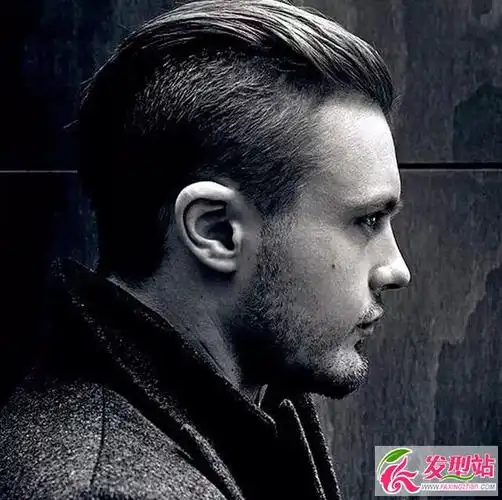 莫西干背头很有型男范 男士最显帅气莫西干背头图片(2)_发型站_最新