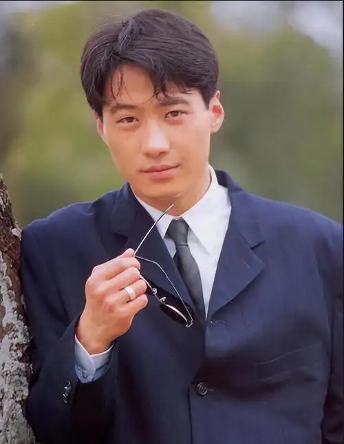 回顾香港6位男演员现状岁月不饶人曾经英俊小伙如今成老爷爷