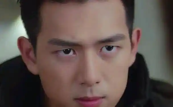 霸屏热剧《亲爱的,热爱的》来了,小萌妹杨紫倒追冷酷大叔李现!