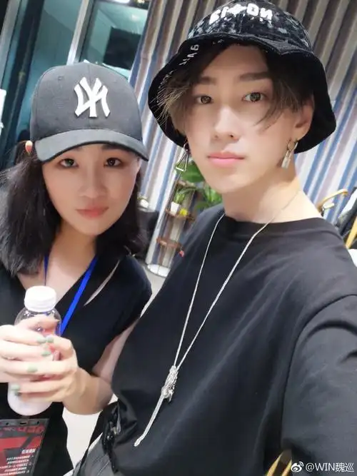 武汉伢魏巡摘得快乐男声冠军 4届比赛武汉夺得两个桂冠