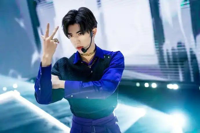 营2021尹浩宇#78#创4一公造型谁最鲨人#尹浩宇的一公首秀《radio》