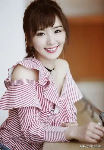 治愈系美女:毛晓彤,微微一笑,让我倾城,暖了阳光