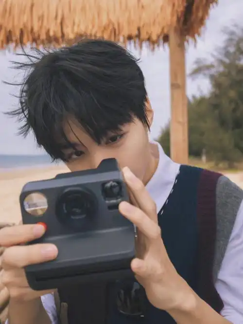 王俊凯海边大片