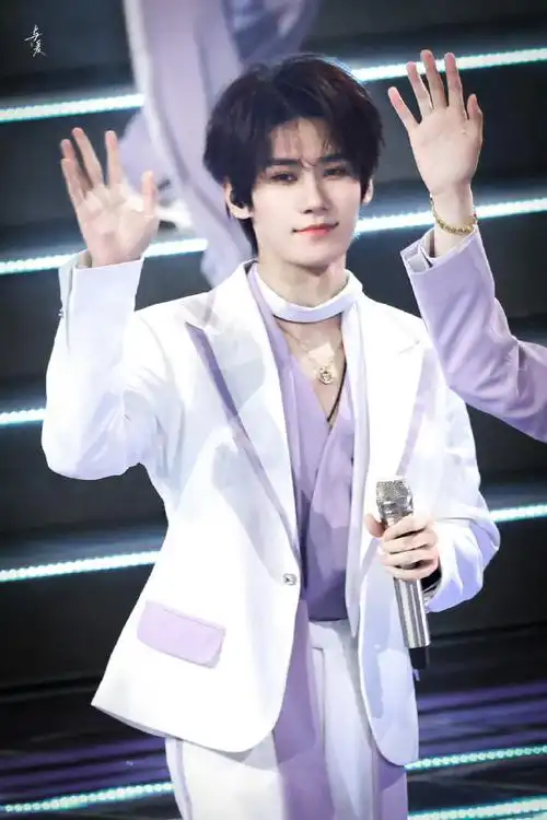 张真源 全能唱作人##张真源innococo亚太区品牌代言人