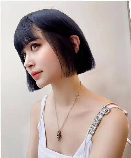 当下热门发型推荐短直发简单利落短卷发时尚百变