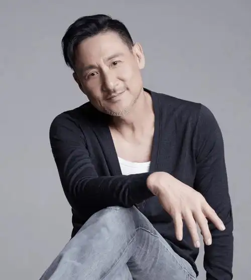 出道即巅峰,这张专辑见证"歌神"的崛起_张学友_刘德华_获得了