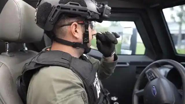 【赏金猎人】 大型抓捕真人秀,抓捕3个黑人,3人智商堪忧,居然能一直与