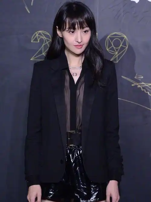 郑爽西装穿搭太a