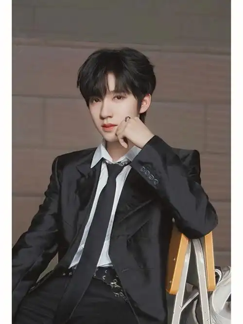 贺峻霖超灵气照片