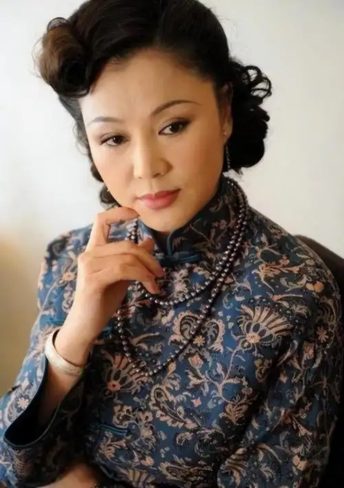 回顾于小慧:放弃演戏结婚孩子2岁被离婚,复出2婚丈夫骗她1000万