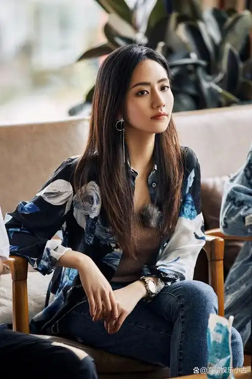 刘惜君人如其名,歌如其人,有一种非常浓郁的古典气质,是一位慢热型的