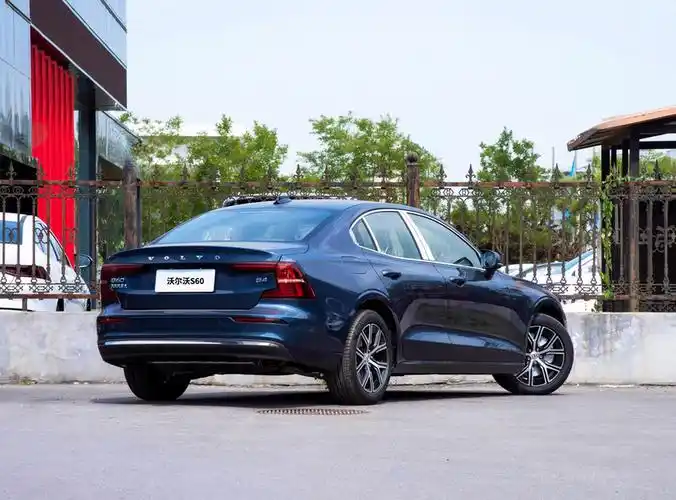 沃尔沃s60"20万级操控王",全系标配城市智能安全系统