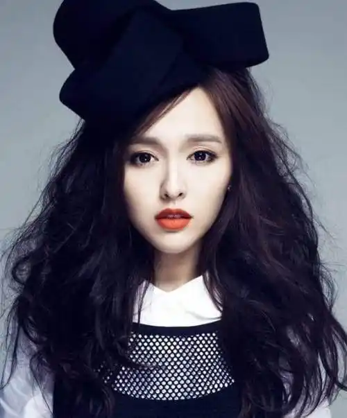 唐嫣短发美出新高度,网友:像年轻了十岁!_齐刘海_造型_爱情