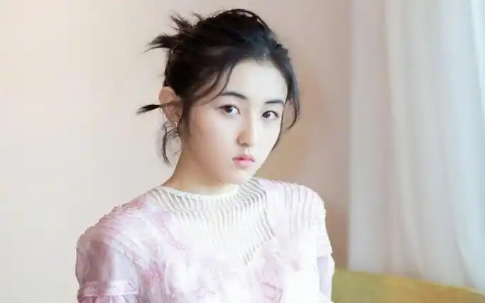 娱乐连连看:张子枫,刘耀文,孟子义,肖战,刘昊然,雷佳音