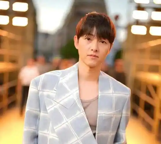 自律到7年不吃碳水41岁的他居然长这样