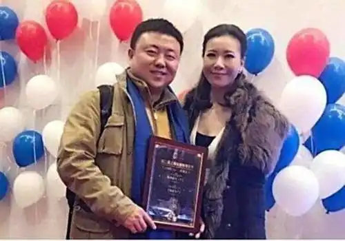 东方卫视前主持人房海燕罕见现身很多人都希望她能回来