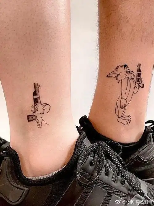 今日纹身图案分享    推荐情侣纹身    #纹身分享##纹身设计##情侣