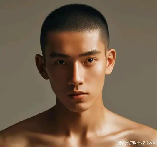 男发剪来剪去,最有型还是超短小寸头,精神利落免打理|寸头|发型|精神