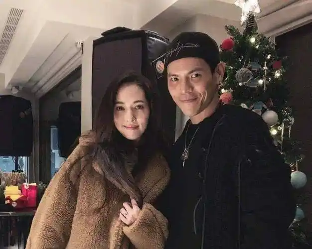 姐姐郭采洁积极回复,谢依霖郭女子却不见踪影_时代_生日_网友