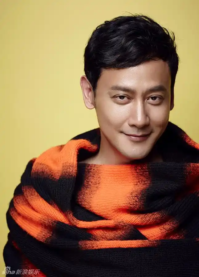 组图邱心志最新大片演绎与猫咪的悠闲时光