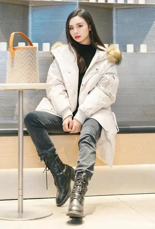 马丁靴   小黑裤,又酷又撩,太时髦了