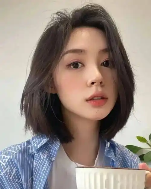 普普通通的"盐系短发",最耐看._发型_中国_形象