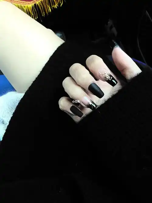 秋冬美甲黑色系