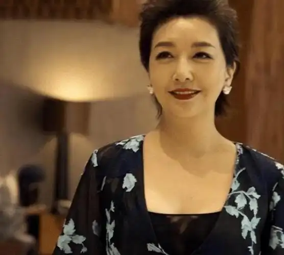 在娱乐圈中的感情经历与成长王志文是中国娱乐圈中备受瞩目的男演员