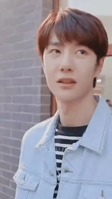 王一博 臭屁又奶凶的小狮子 说韩语可爱得呦|王一博_新浪新闻