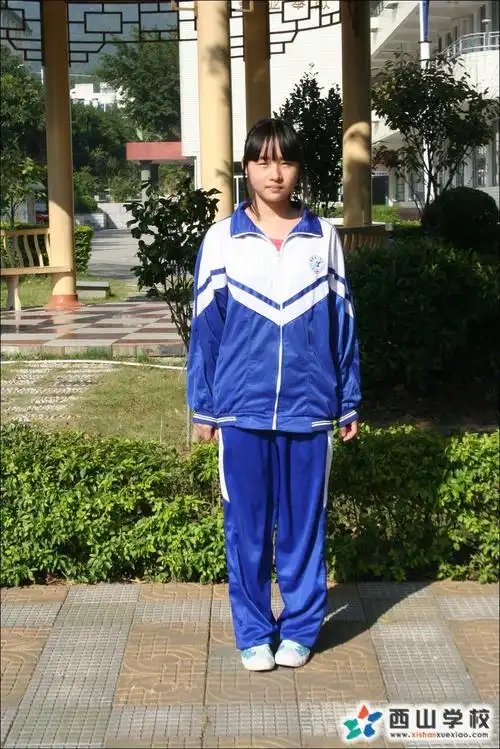 福建西山学校2014年初中部初三5班崔正兰挂历照