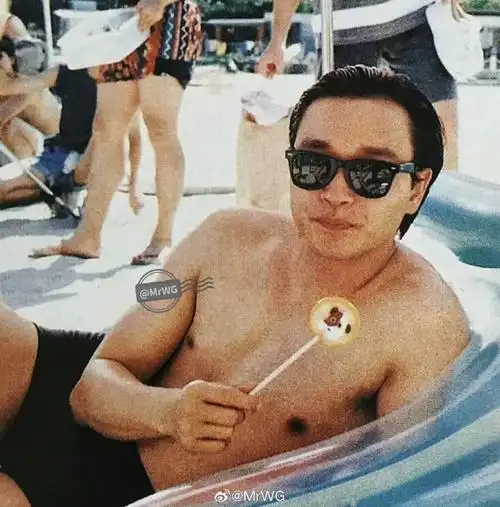 ##独家扫描# "东邪西毒"but阳光沙滩🏝️一丝还挂