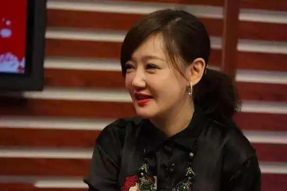 41岁哈妹薛佳凝近照曝光面部僵硬皱纹满布网友直言认不出