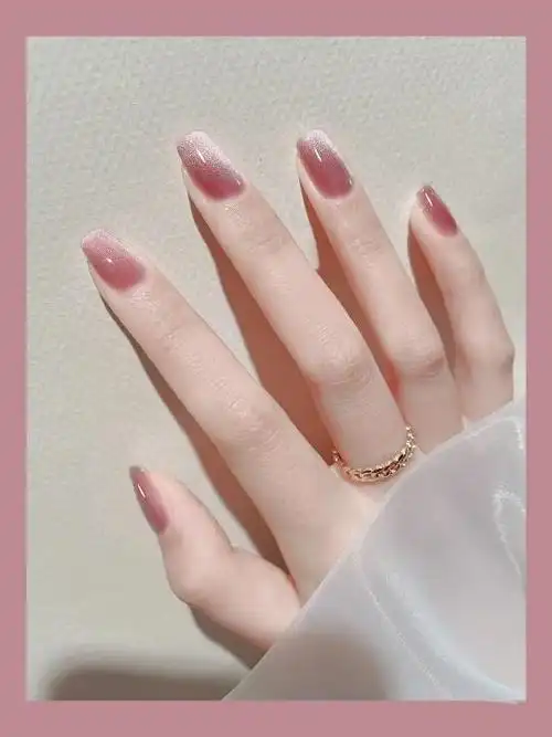 简单美甲图片(适合秋冬简单大方的美甲款式推荐)(2)