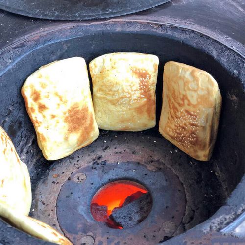 虎钢馋西瓜味的童话【夹凉粉锅盔】四川方酥锅盔南充地方特产馍馍土