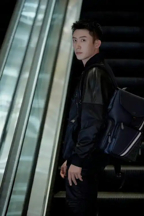 黄景瑜申请强执黑粉##时尚圈绝美大片#人间理想黄景瑜!