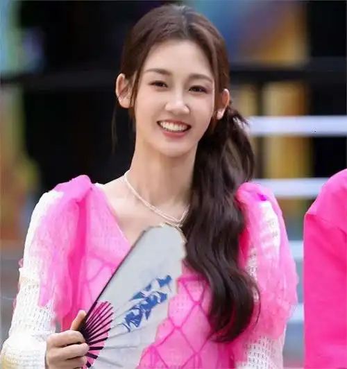 看了《浪姐5》,才明白暂停事业,为郑恺连生三胎的苗苗有多精明