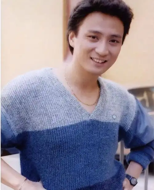 6个孩子3个妈,每年生活费近五百万,65岁汤镇业,怎么能退休