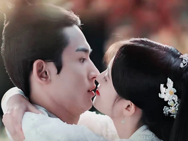 鞠婧祎又一部新剧,男主却不被看好,网友:换成张哲瀚吧!