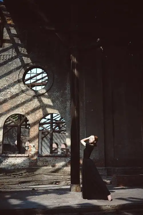 黑色是一种心情|摄影|人像摄影|花路牛牛 - 原创作品 - 站酷 (zcool)