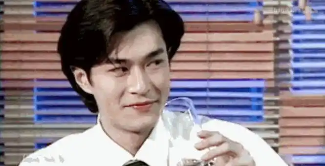 的古天乐不仅长相帅气,而且还是一位实力派演员虽然他们的年龄相仿,但