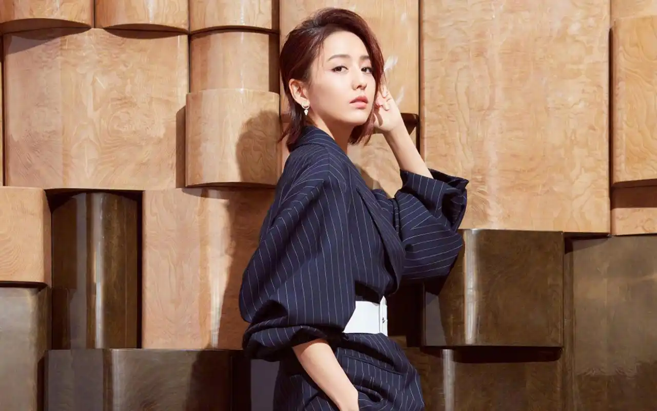 佟丽娅性感魅力写真图片桌面壁纸